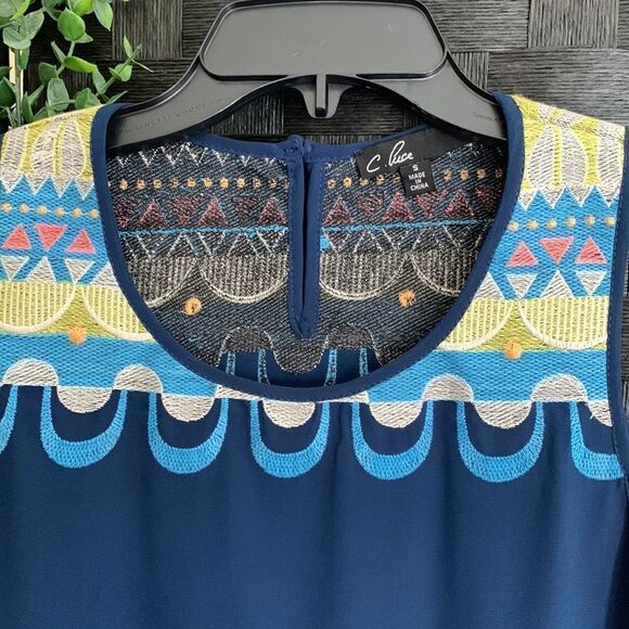 C. Luce Size Small sleeveless top with embroidery/fringe detail - Picture 4 of 8